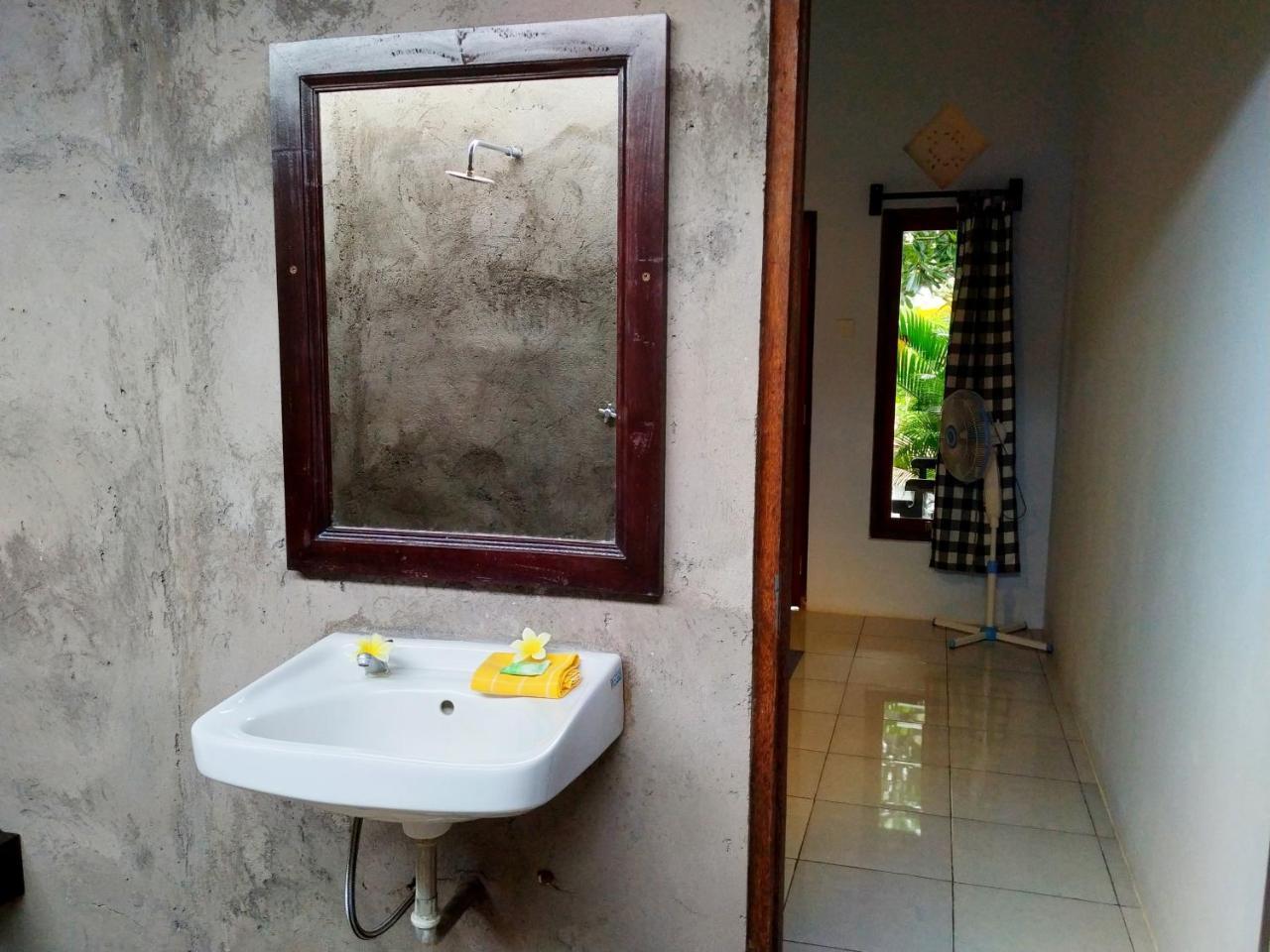 Angga Guest House เปมูเตรัน ภายนอก รูปภาพ