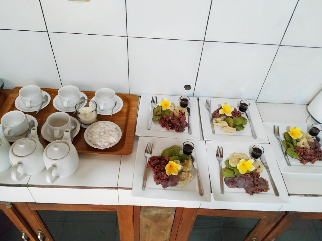 Angga Guest House เปมูเตรัน ภายนอก รูปภาพ